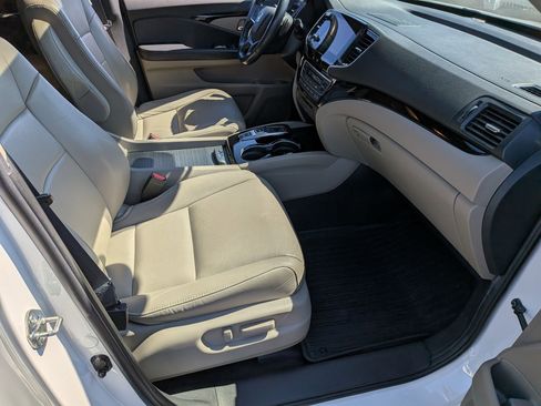 Used 2021 Honda Pilot Touring image 35