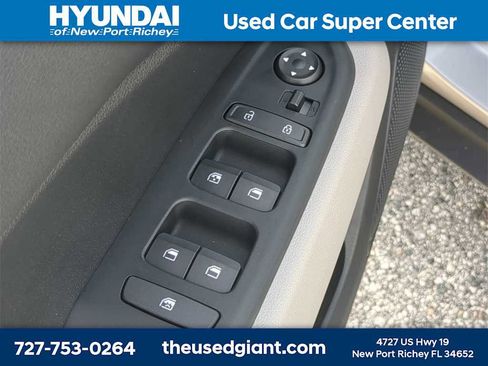 New 2026 Hyundai Venue SEL image 18