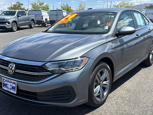Used 2024 Volkswagen Jetta SE FWD image 1