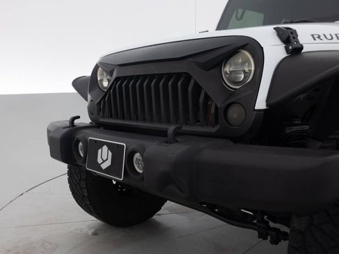 Used 2015 Jeep Wrangler Unlimited Rubicon w/ Connectivity Group AWD/4WD image 16