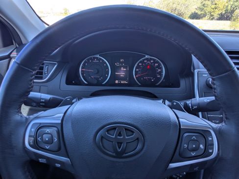 Used 2017 Toyota Camry SE image 30
