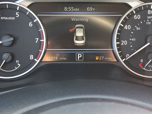 Certified 2023 Nissan Sentra SR FWD image 19