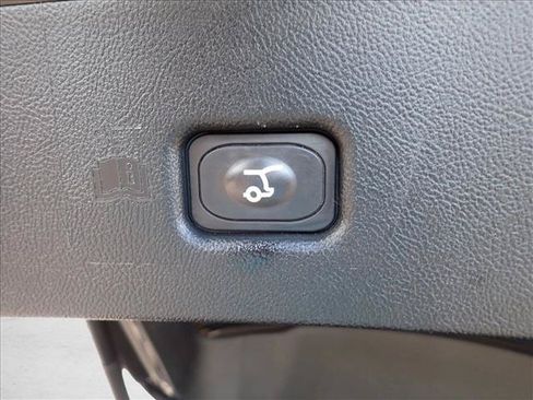 Used 2023 Lincoln Nautilus Reserve w/ Equipment Group 201A AWD/4WD image 9