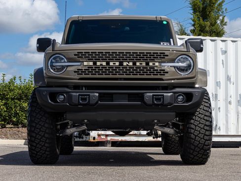 New 2025 Ford Bronco Badlands image 9