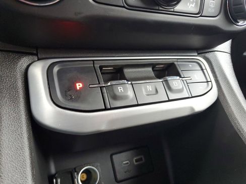 Used 2023 GMC Acadia SLE w/ Driver Convenience Package image 25