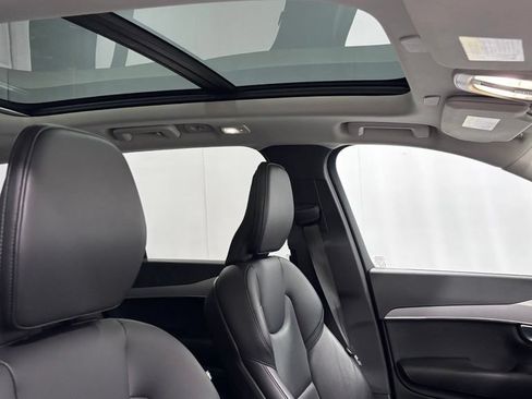 Certified 2023 Volvo XC90 B5 Core w/ Climate Package AWD/4WD image 19