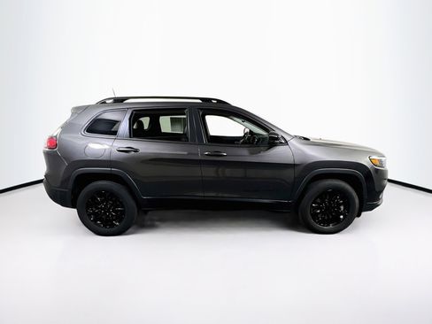 Used 2023 Jeep Cherokee Altitude Lux image 4