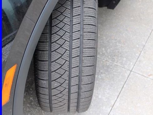 Certified 2023 Volkswagen Tiguan SE image 10