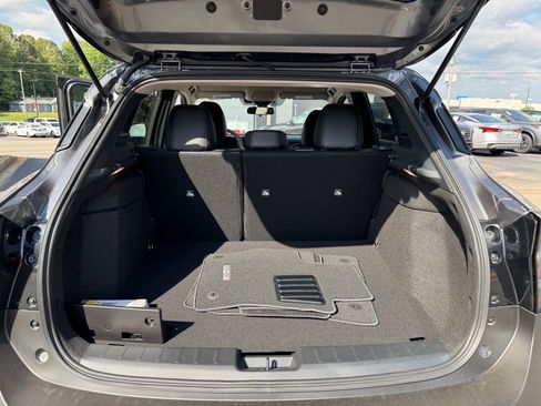 New 2025 Nissan Kicks SR image 10