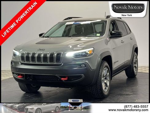 Used 2022 Jeep Cherokee Trailhawk w/ Premium Leather Package AWD/4WD image 4