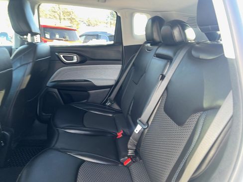 Certified 2022 Jeep Compass Latitude w/ Convenience Group image 14