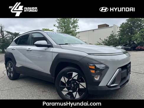 Used 2024 Hyundai Kona SEL AWD/4WD image 1