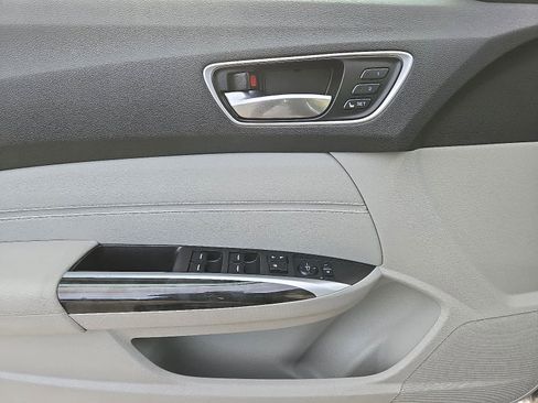Used 2020 Acura TLX image 14
