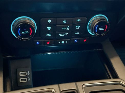 Used 2019 Ford F150 Raptor w/ Equipment Group 802A Luxury image 19