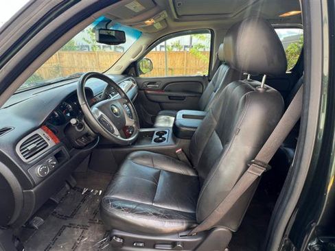 Used 2013 Chevrolet Avalanche LT RWD image 30