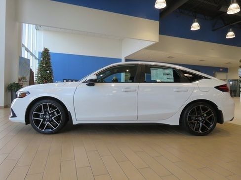 Used 2023 Honda Civic Sport Touring image 3
