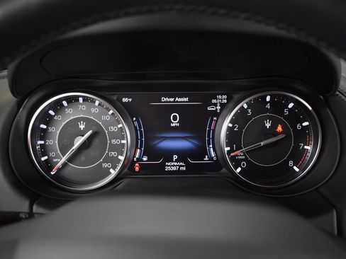 Certified 2023 Maserati Levante GT AWD/4WD image 30