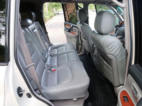 Used 2006 Lexus LX 470 4WD image 21