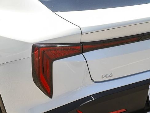 Certified 2025 Kia K4 FWD image 10