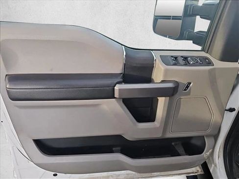 Used 2018 Ford F250 XLT w/ XLT Value Package image 12