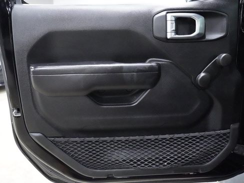 Used 2020 Jeep Wrangler Sport AWD/4WD image 9