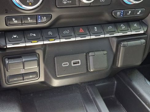Used 2021 GMC Sierra 1500 Denali w/ Denali Ultimate Package AWD/4WD image 9
