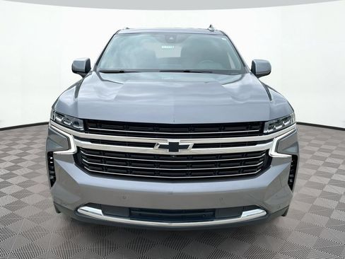 Used 2021 Chevrolet Suburban LT w/ Luxury Package RWD image 2