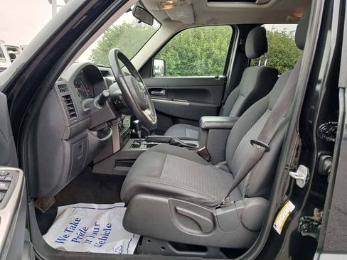 Used 2011 Jeep Liberty Renegade AWD/4WD image 14
