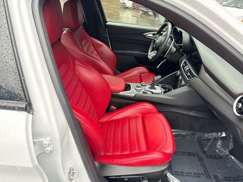 Used 2023 Alfa Romeo Giulia Veloce image 12