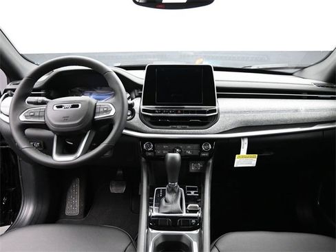 New 2026 Jeep Compass Latitude w/ Mopar Graphics Package image 23