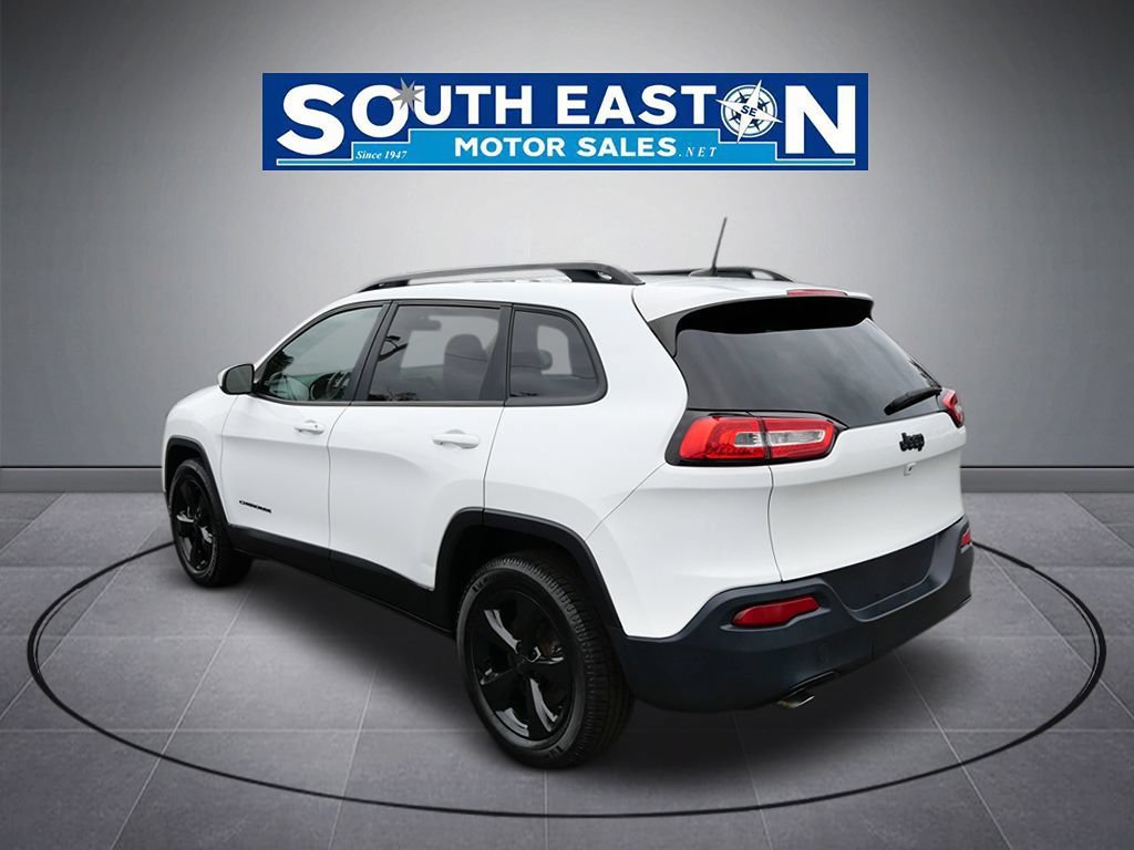 Used 2016 Jeep Cherokee Latitude AWD/4WD image 5
