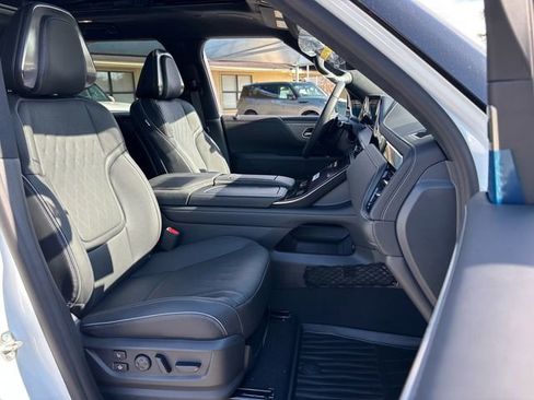 New 2026 INFINITI QX80 Autograph w/ Premium Cargo Package image 22