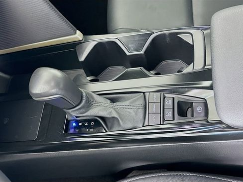 Certified 2025 Toyota Camry SE image 17