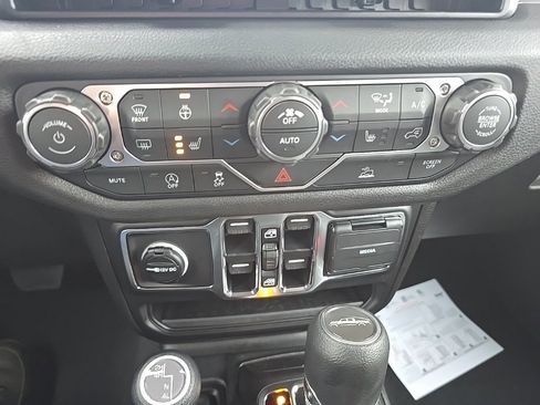 New 2026 Jeep Gladiator Sport image 29