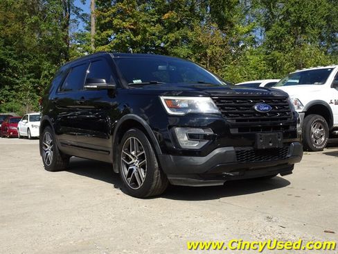 Used 2017 Ford Explorer Sport AWD/4WD image 4
