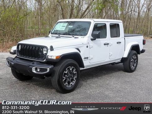 New 2025 Jeep Gladiator Sport w/ Premium Package image 2