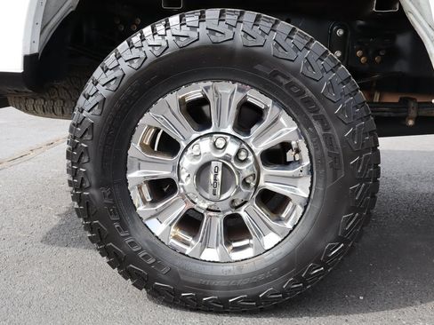 Used 2019 Ford F350 XLT w/ XLT Premium Package AWD/4WD image 42