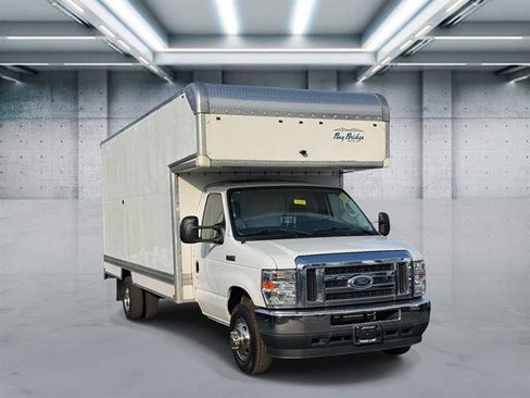 Used 2022 Ford E-450 and Econoline 450 Super Duty w/ Power Windows & Locks Group image 2