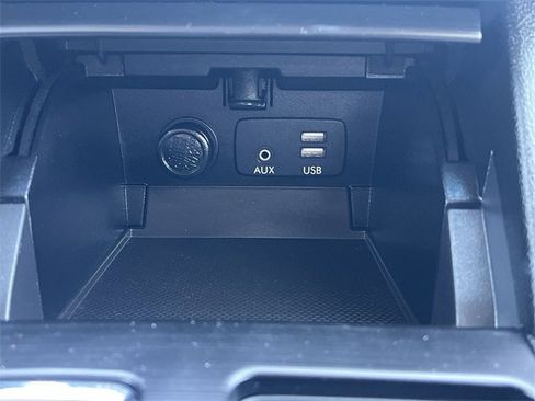 Used 2017 Subaru Outback 2.5i Limited image 16