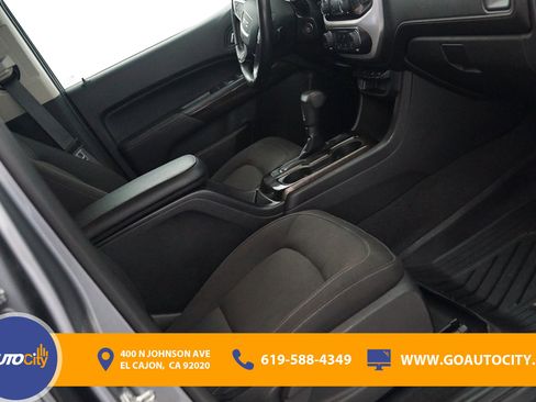 Used 2020 GMC Canyon SLE w/ Elevation Edition image 8