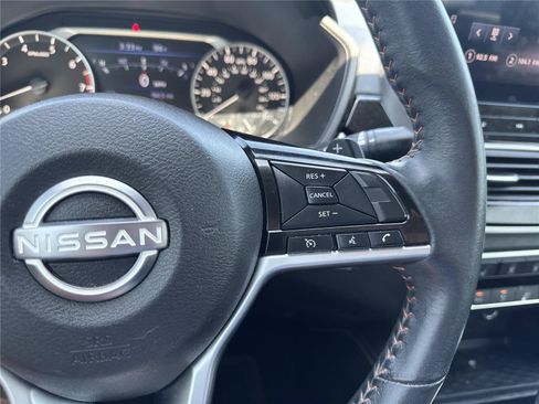 Used 2023 Nissan Altima 2.5 SR w/ SR Premium Package FWD image 22