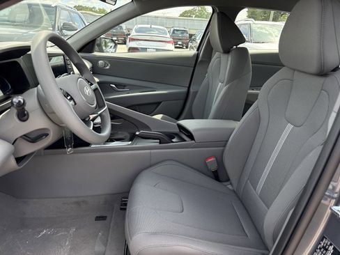 New 2026 Hyundai Elantra SE FWD image 10