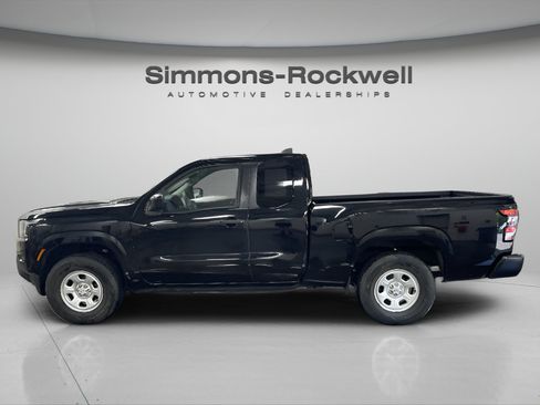 Used 2022 Nissan Frontier S RWD image 2