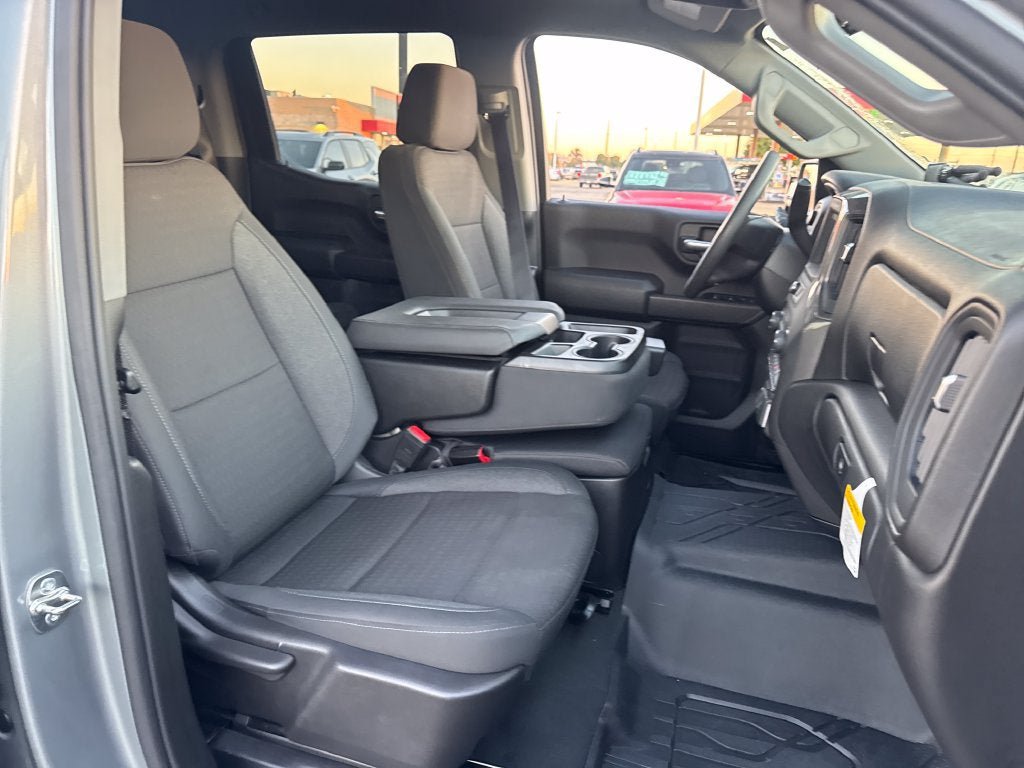 Used 2026 Chevrolet Silverado 1500 Custom w/ Turbomax Blackout Package AWD/4WD image 11
