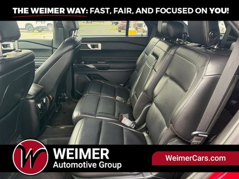 Used 2020 Ford Explorer XLT w/ Equipment Group 202A AWD/4WD image 17