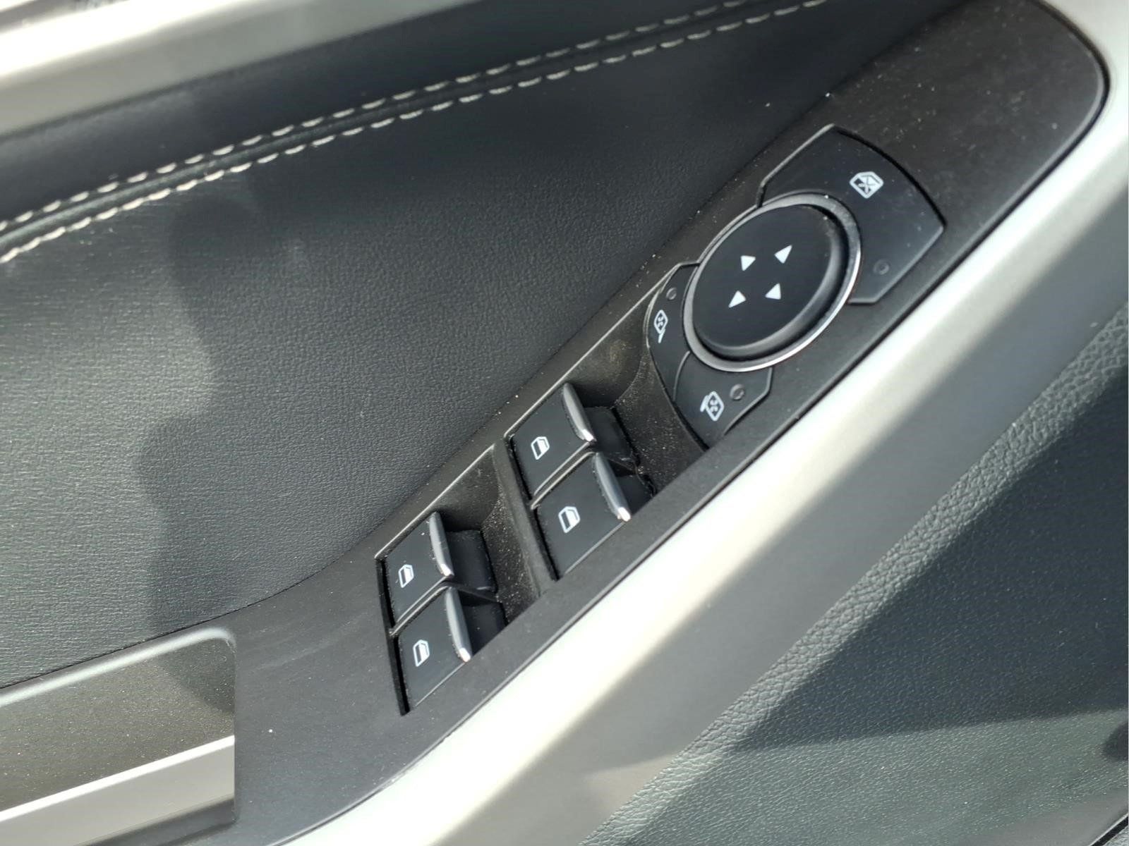 Used 2024 Ford Explorer XLT AWD/4WD image 16