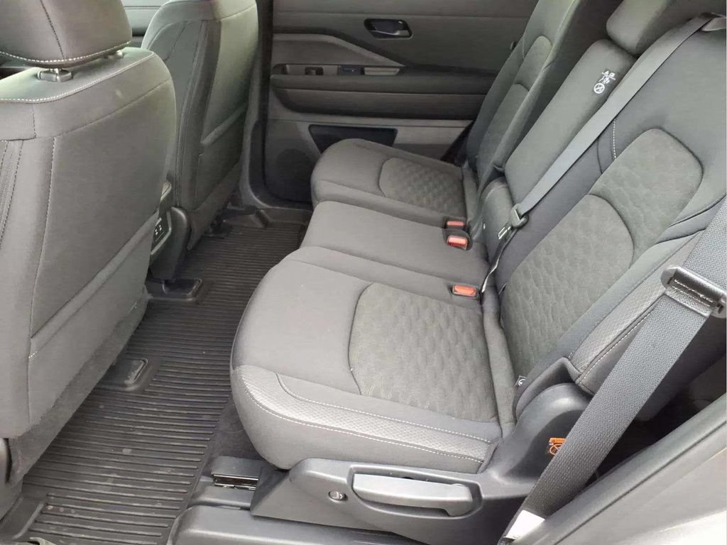 Used 2026 Nissan Pathfinder SV FWD image 13