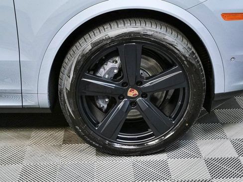 New 2026 Porsche Cayenne AWD/4WD image 39
