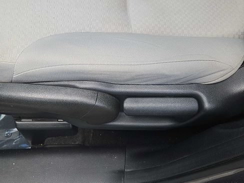 Used 2016 Honda CR-V LX image 13
