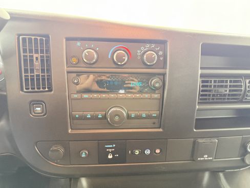 Used 2024 Chevrolet Express 2500 CARGO w/ Driver Convenience Package image 15